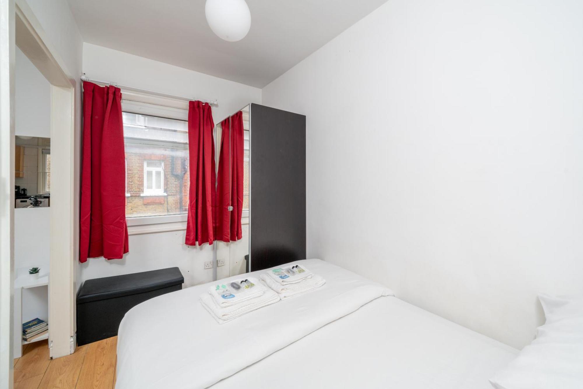 Carnaby & Oxford Street - Soho - One Bedroom - Double Bed & Sofabed Appartamento Londra