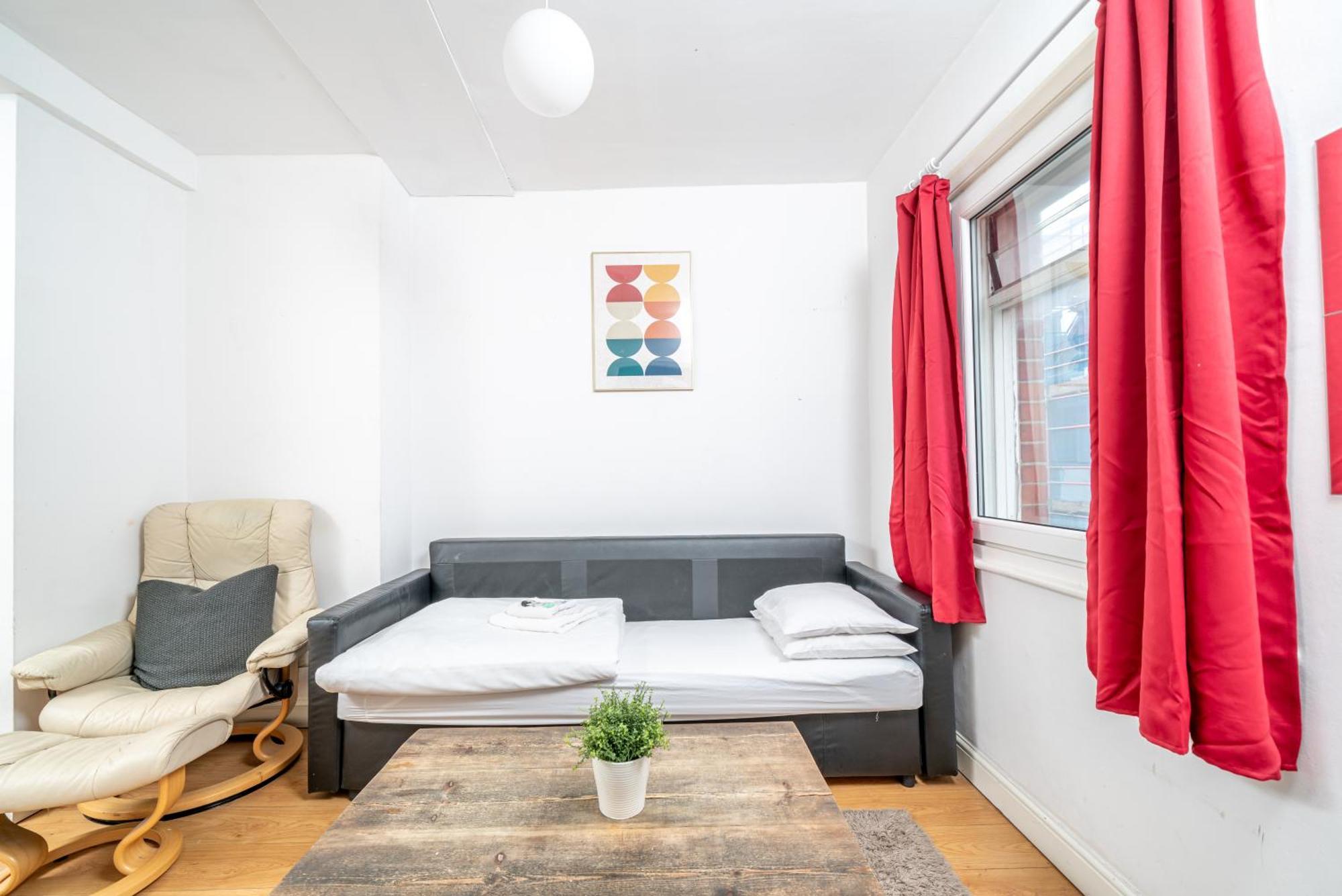 Carnaby & Oxford Street - Soho - One Bedroom - Double Bed & Sofabed * Londra